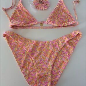 Kulani Kinis Floral Bikini Set XL/2XL – Pink Orange Print – Never Worn
